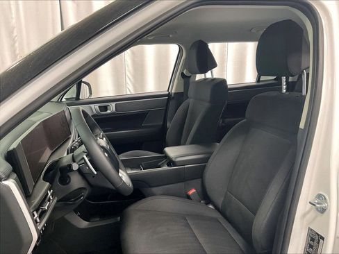 Certified 2026 Hyundai Santa Fe SE AWD/4WD image 10