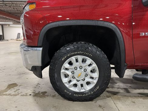 Used 2022 Chevrolet Silverado 3500 LT w/ Convenience Package AWD/4WD image 34