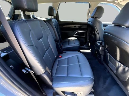 Used 2022 Kia Telluride EX w/ EX Premium Package FWD image 21