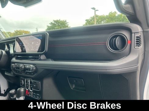 Certified 2024 Jeep Wrangler Unlimited Rubicon image 26