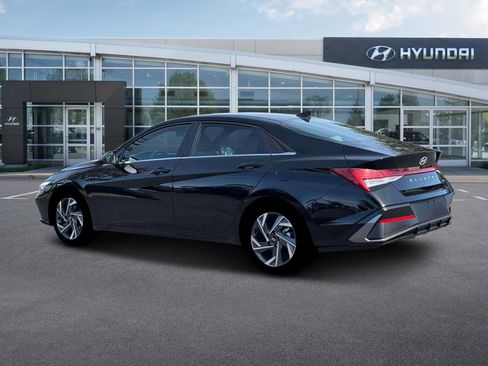 New 2026 Hyundai Elantra Limited image 4