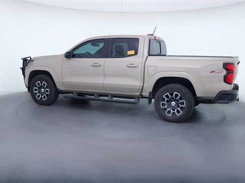 Used 2024 Chevrolet Colorado Z71 w/ Z71 Convenience Package 2 image 3