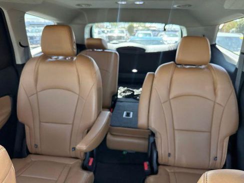 Used 2018 Buick Enclave Essence w/ Trailering Package FWD image 11