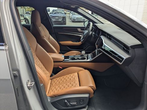 Used 2022 Audi RS 6 AWD/4WD image 31