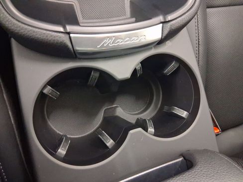 Used 2024 Porsche Macan image 26