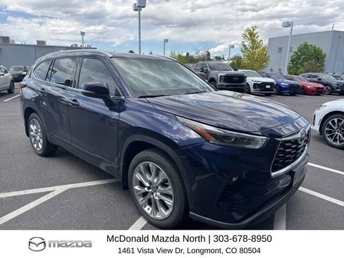 Used 2021 Toyota Highlander Limited AWD/4WD image 2