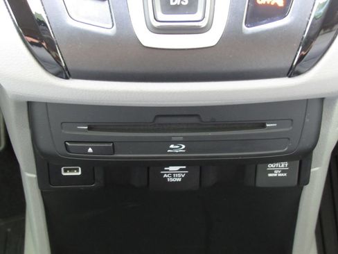 Used 2023 Honda Odyssey Touring image 33