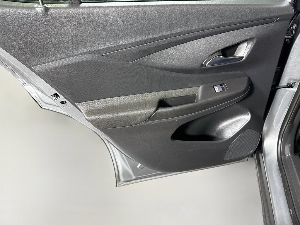 Used 2025 Buick Envista Preferred FWD image 25
