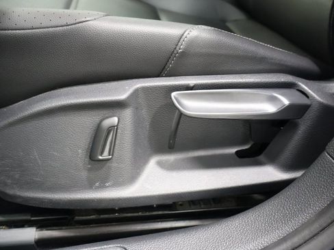 Used 2017 Volkswagen Golf Wolfsburg Edition image 14