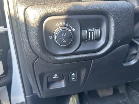 Used 2025 RAM 1500 Laramie w/ Night Edition image 15