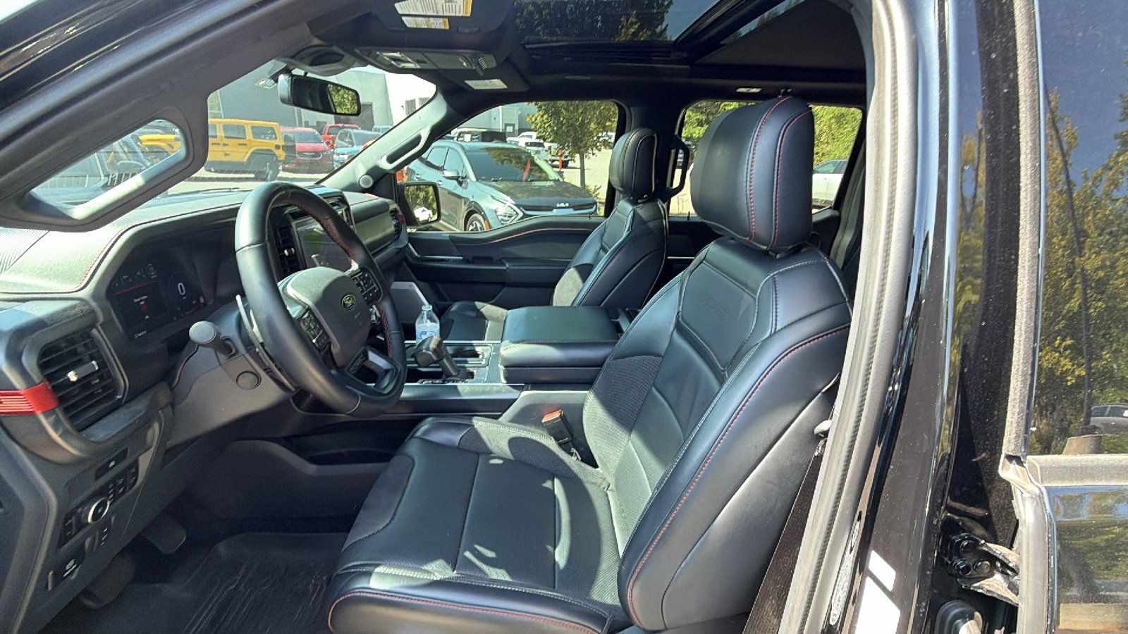 Used 2025 Ford F150 Raptor AWD/4WD image 16