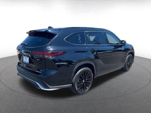 Used 2025 Toyota Highlander XSE AWD/4WD image 8