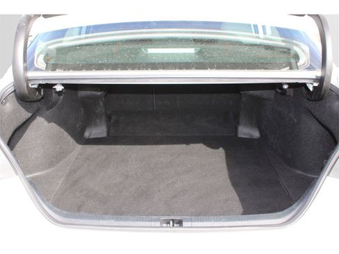 Used 2022 Toyota Camry LE image 18