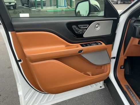 Used 2021 Lincoln Aviator Black Label Grand Touring image 11