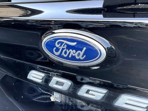 Used 2023 Ford Edge ST image 9