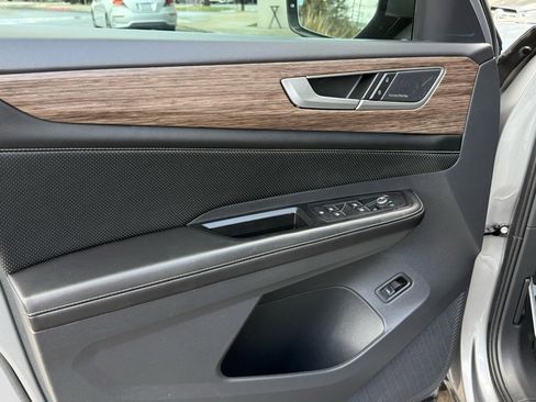 Used 2024 Volkswagen Atlas SEL Premium R-Line image 22