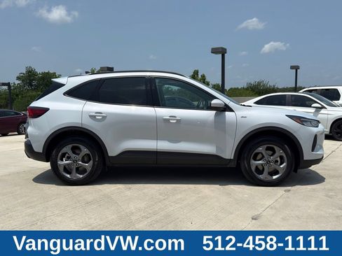 Used 2025 Ford Escape ST-Line Select AWD/4WD image 6