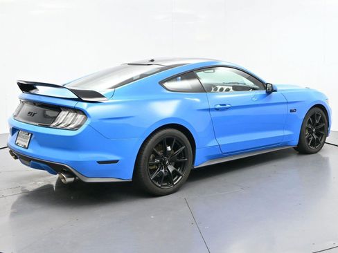 Used 2017 Ford Mustang GT Premium w/ Black Accent Package RWD image 7