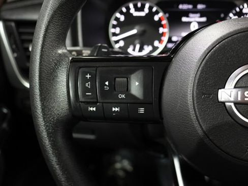 Certified 2023 Nissan Rogue SV FWD image 18