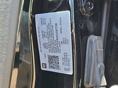 Used 2025 Chevrolet Colorado Trail Boss AWD/4WD image 27