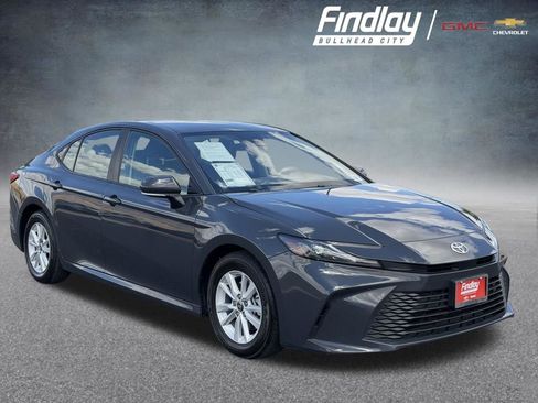 Used 2025 Toyota Camry LE image 1