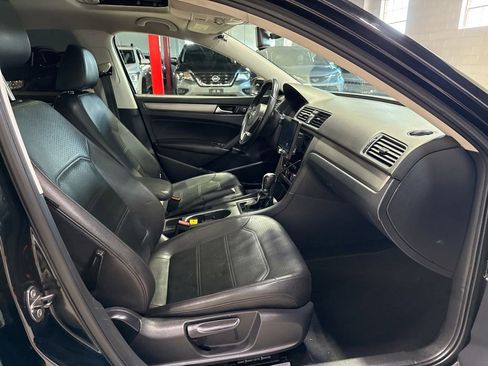 Used 2014 Volkswagen Passat TDI SE FWD image 34