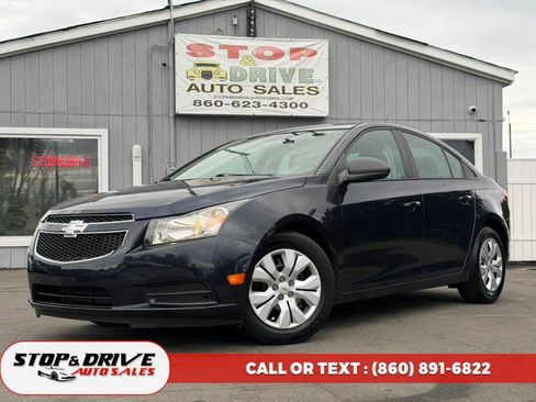 Used 2014 Chevrolet Cruze LS FWD image 1