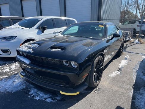 Used 2023 Dodge Challenger SRT Hellcat image 2