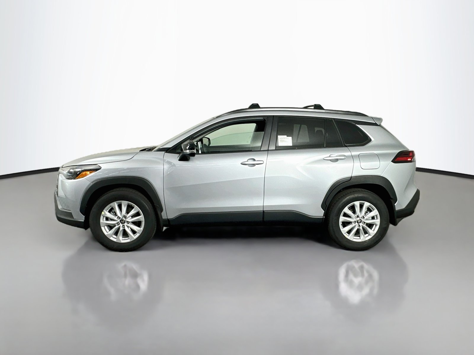 New 2026 Toyota Corolla Cross LE w/ Moonroof Package AWD/4WD image 4