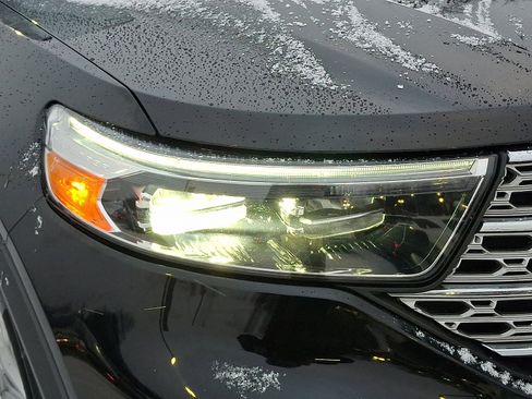 Used 2022 Ford Explorer Limited image 9