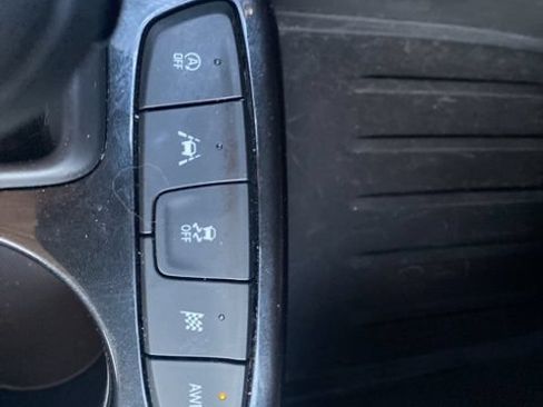 Used 2023 Chevrolet TrailBlazer LT AWD/4WD image 17