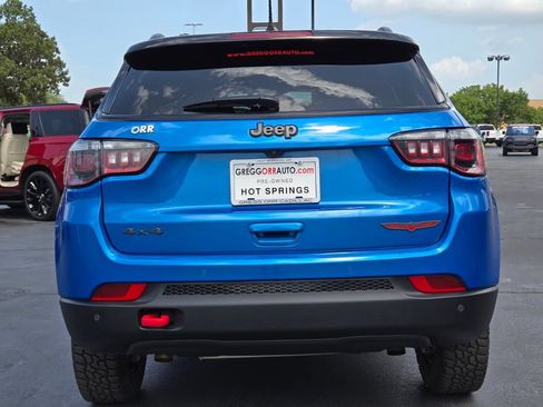 Used 2025 Jeep Compass Trailhawk AWD/4WD image 4