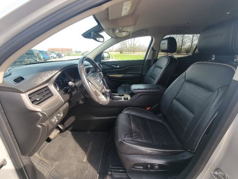 Used 2019 GMC Acadia Denali image 11
