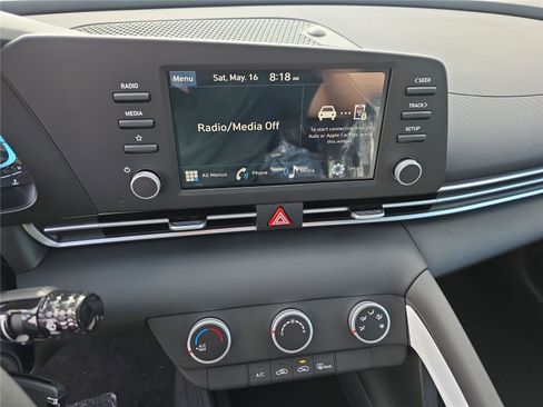 New 2026 Hyundai Elantra SE FWD image 16