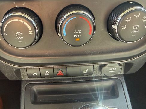 Used 2017 Jeep Patriot High Altitude AWD/4WD image 16