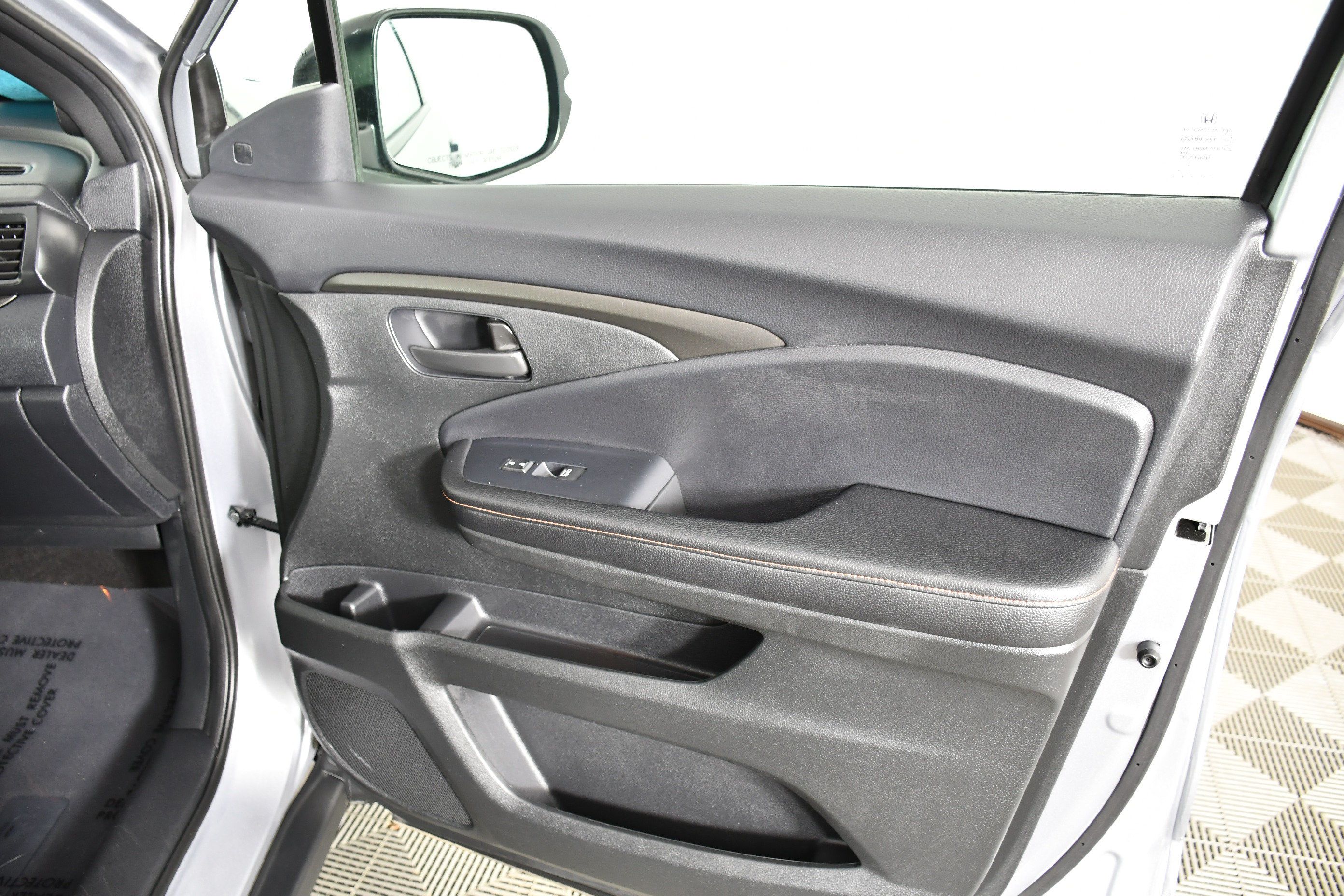 Certified 2025 Honda Passport TrailSport image 41