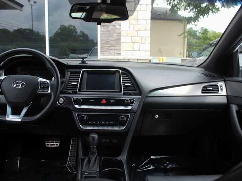 Used 2018 Hyundai Sonata Sport w/ Tech Package 05 FWD image 31