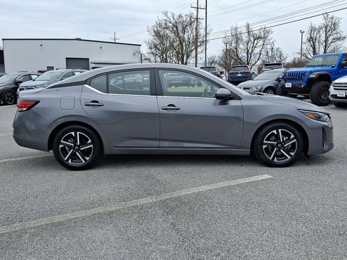Used 2024 Nissan Sentra SV image 7