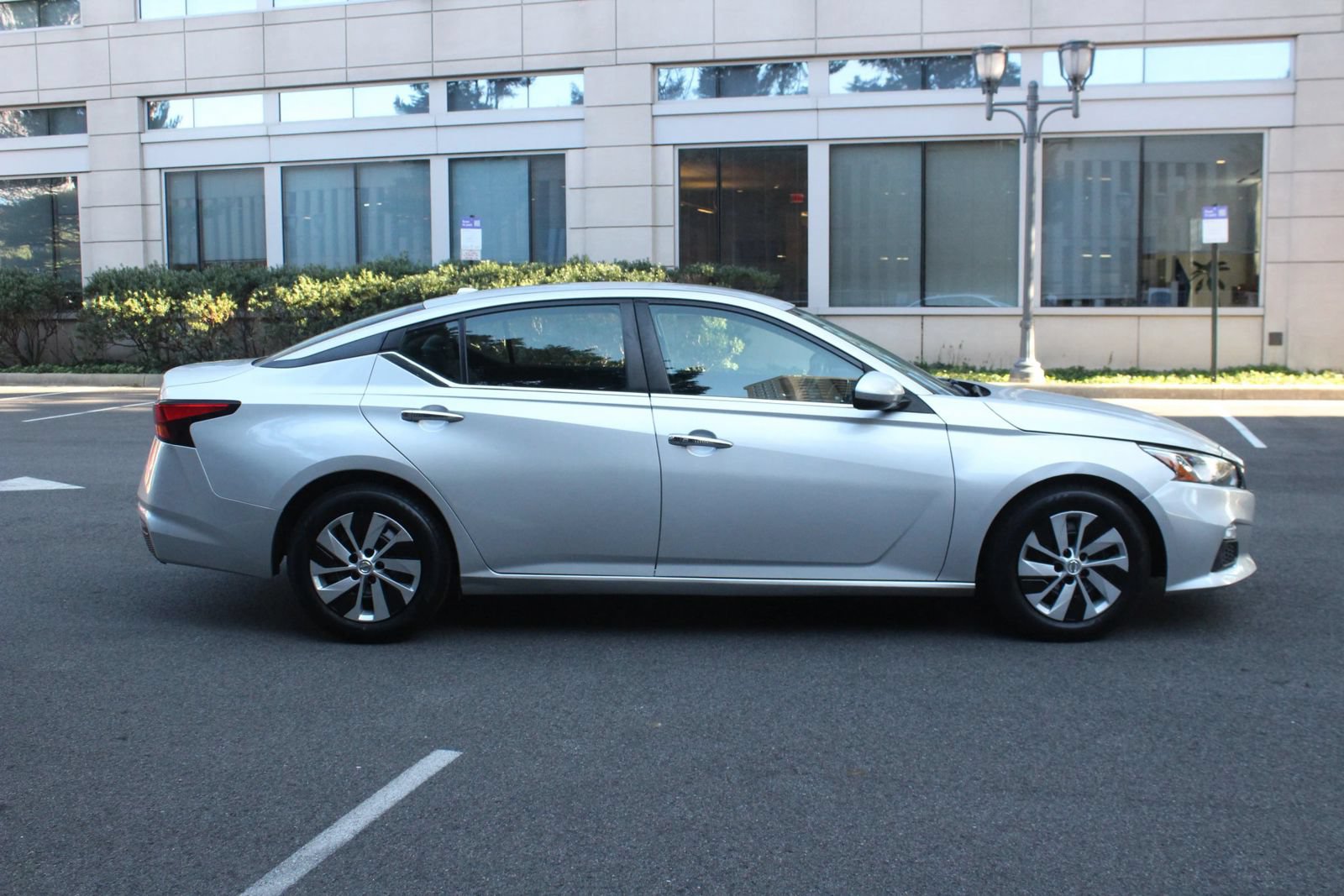 Used 2020 Nissan Altima 2.5 S FWD image 6