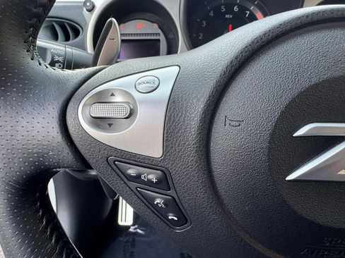 Used 2015 Nissan 370Z Roadster RWD image 27