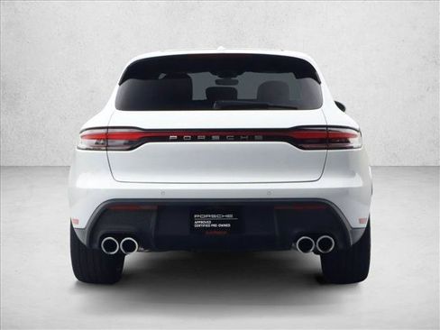 Certified 2025 Porsche Macan AWD/4WD image 10