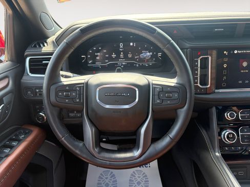 Used 2024 GMC Yukon Denali Ultimate AWD/4WD image 12
