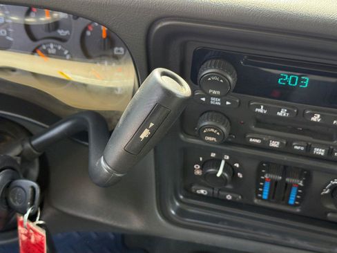 Used 2004 Chevrolet Silverado 1500 4x4 Regular Cab w/ Light Duty Power Package image 18