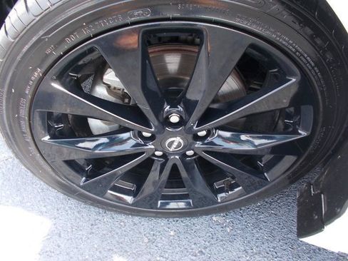 Used 2023 Nissan Maxima SR w/ Sport Mat Group FWD image 17