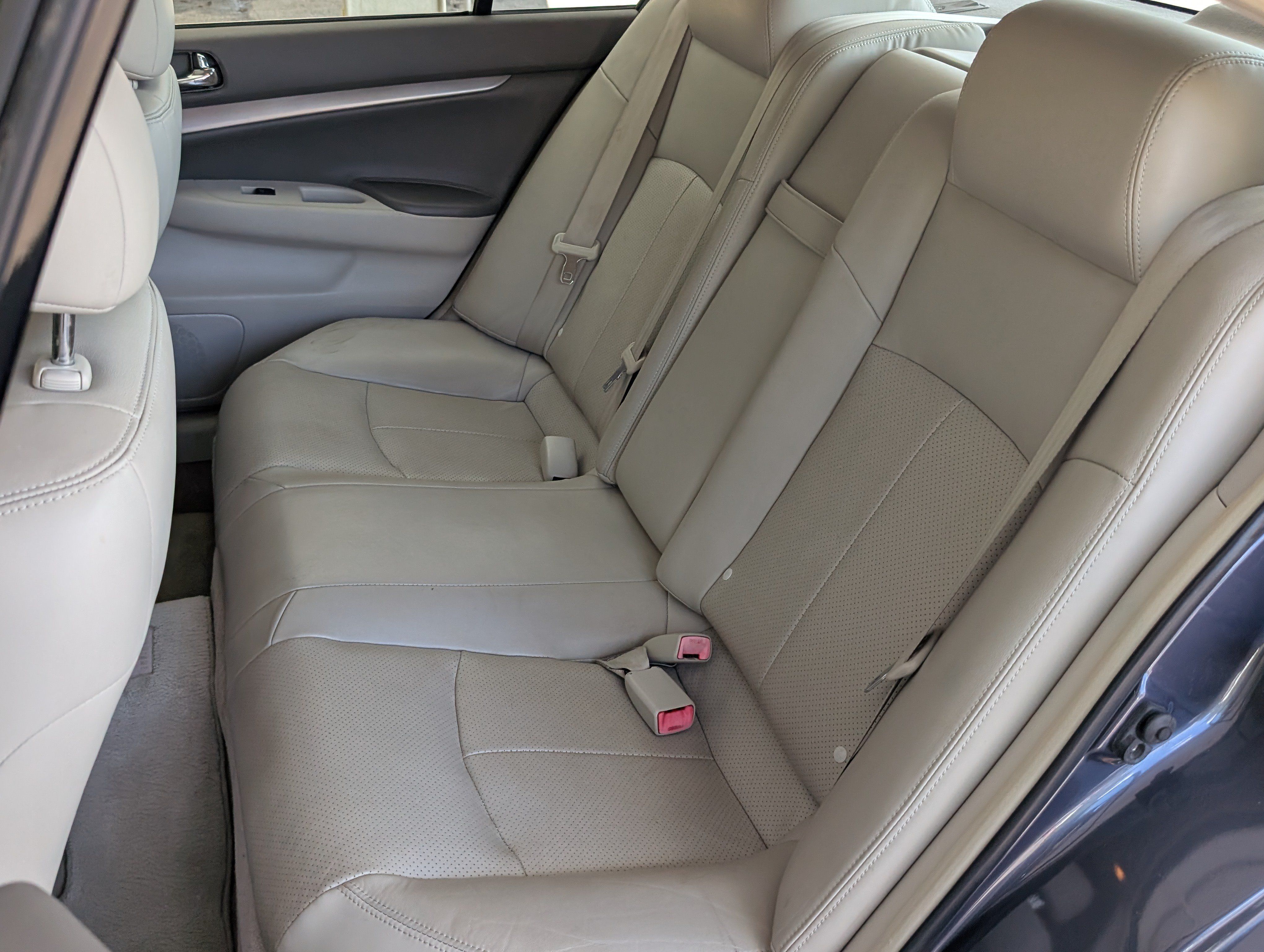 Used 2012 INFINITI G25 Journey RWD image 14