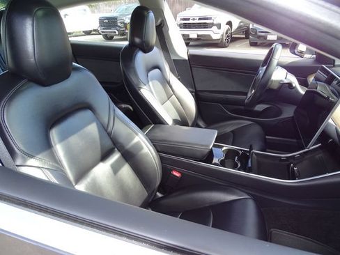 Used 2018 Tesla Model 3 Long Range RWD image 9