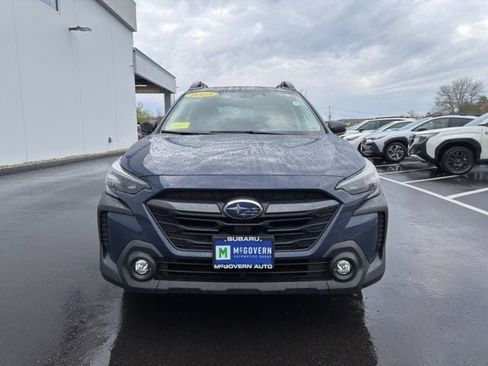 Used 2023 Subaru Outback Premium AWD/4WD image 5