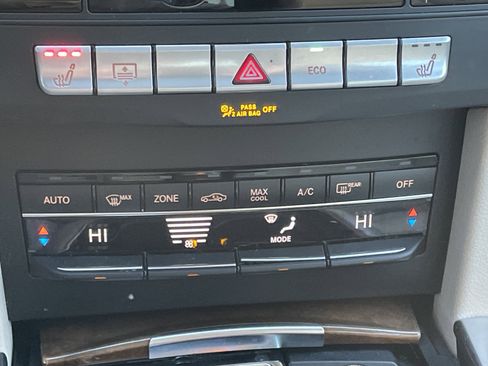 Used 2014 Mercedes-Benz E 350 Sedan image 36