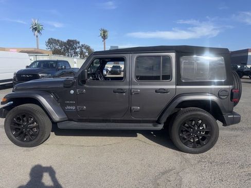 Used 2023 Jeep Wrangler Unlimited Sahara w/ Cold Weather Group AWD/4WD image 8