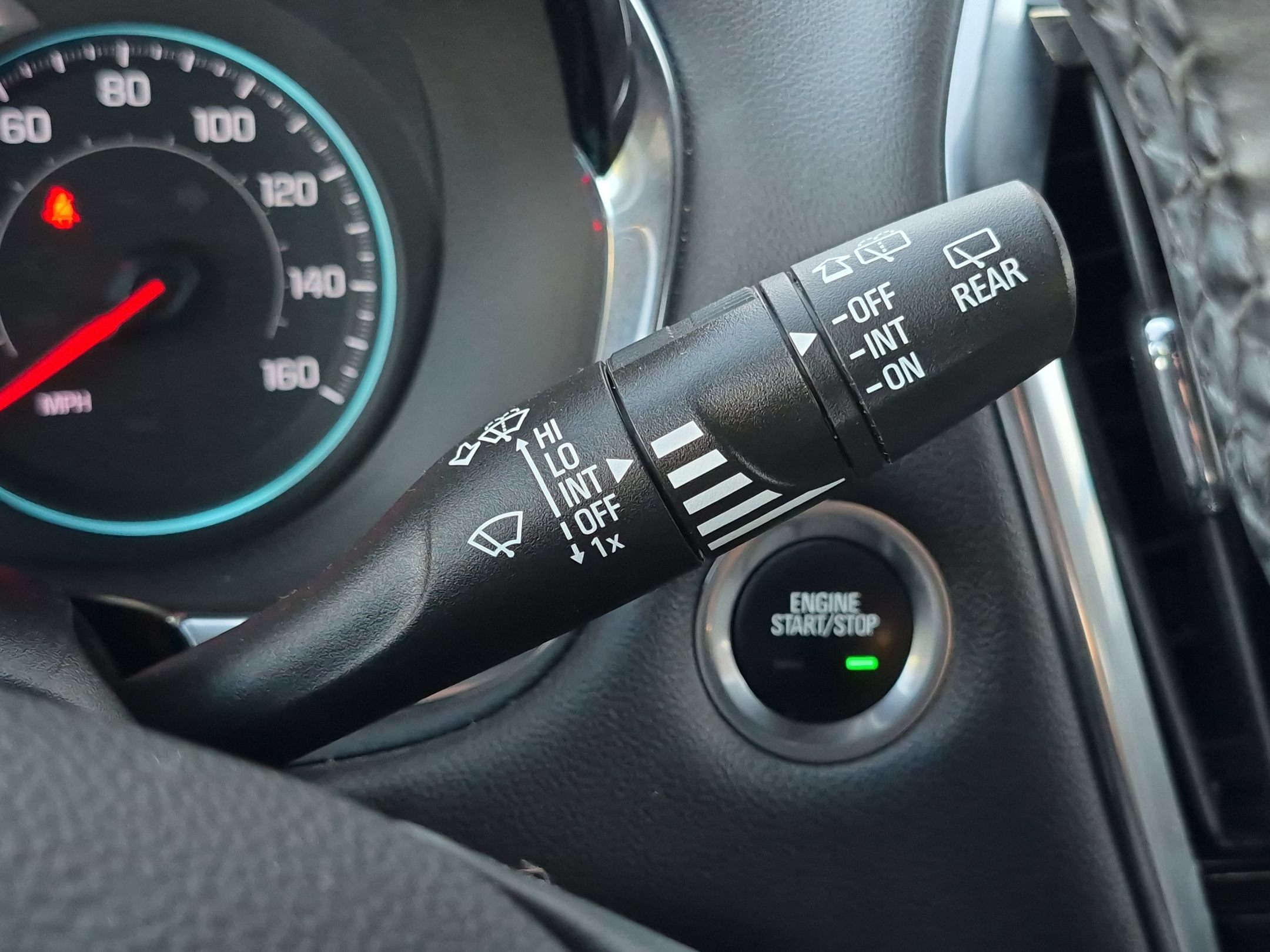 Used 2023 Chevrolet Traverse LT FWD image 16